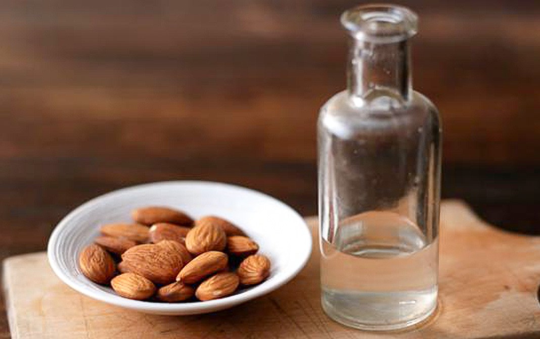 Almond Essence Complete Information Including Health Benefits Selection Guide And Usage Tips 8543